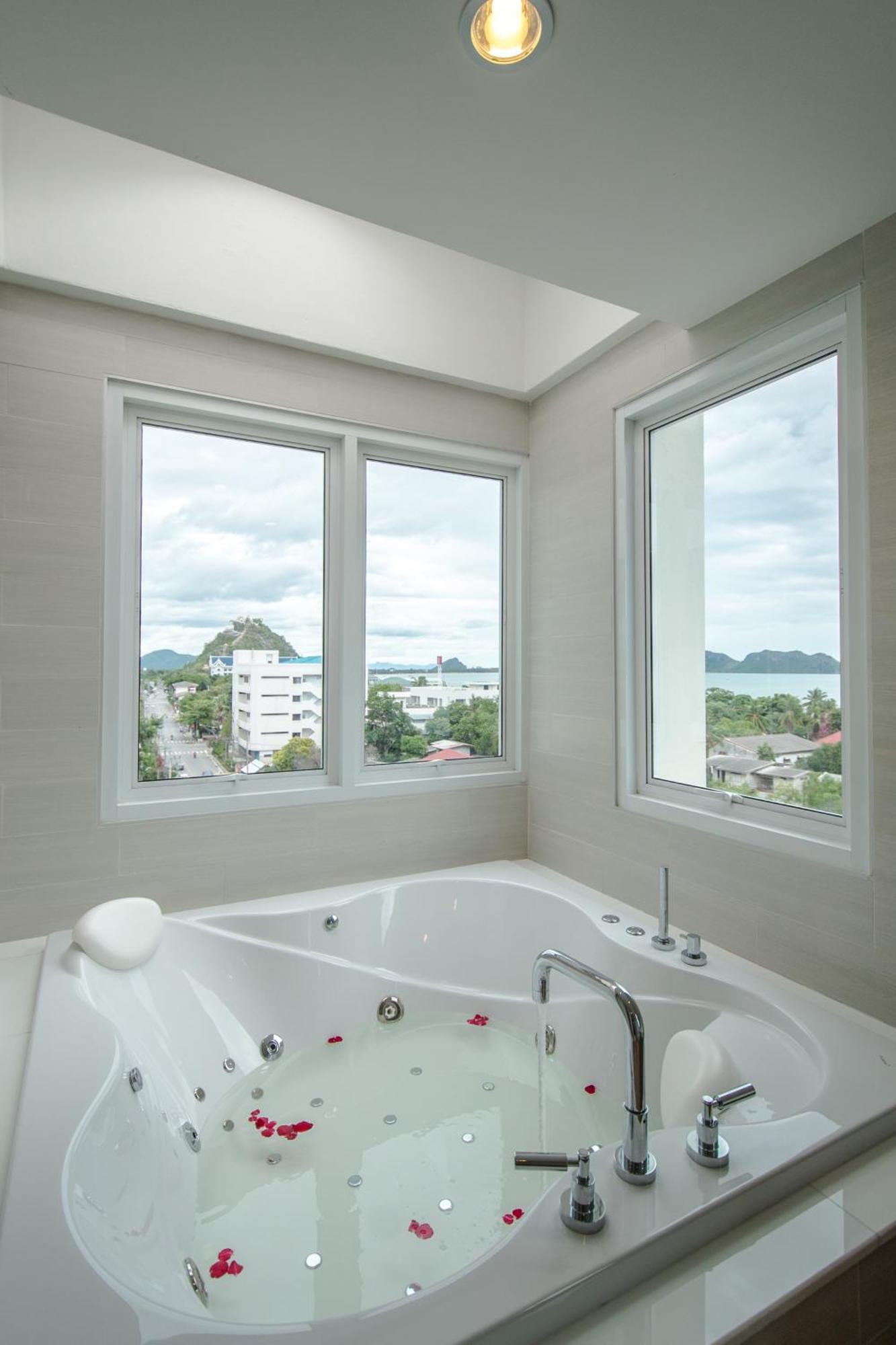 Prachuap Grand Hotel Prachuap Khiri Khan Rom bilde